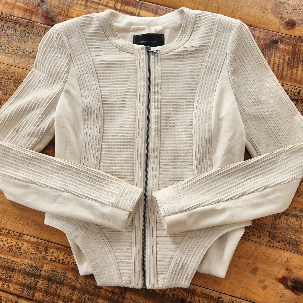 🔥HOST PICK💥BCBG MAXAZRIA vest for women - Picture 3 of 17